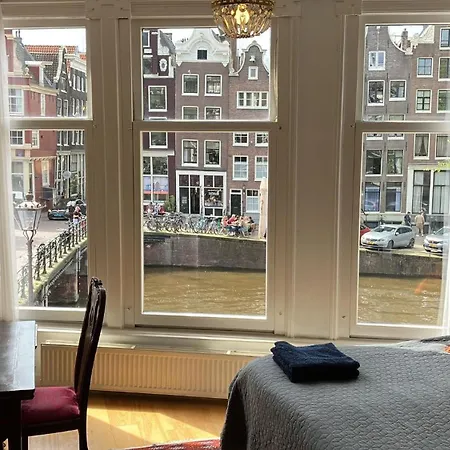 Canal View B&B Amsterdam-3
